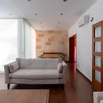 Villa - Alta Calidad Con Piscina Y Jardin *