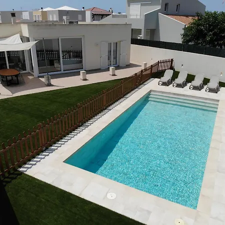 Villa - Alta Calidad Con Piscina Y Jardin
